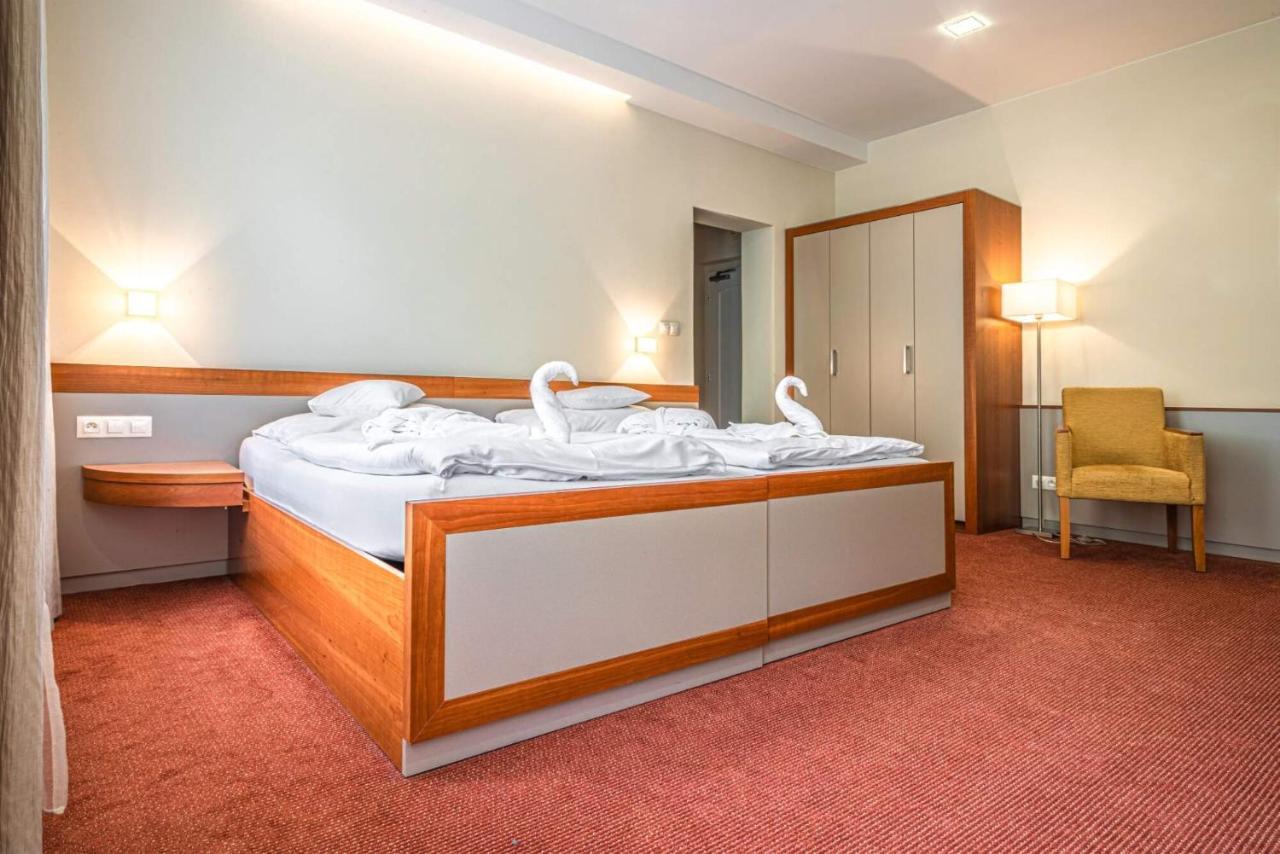 Hotel Reza Františkovy Lázně Exteriör bild