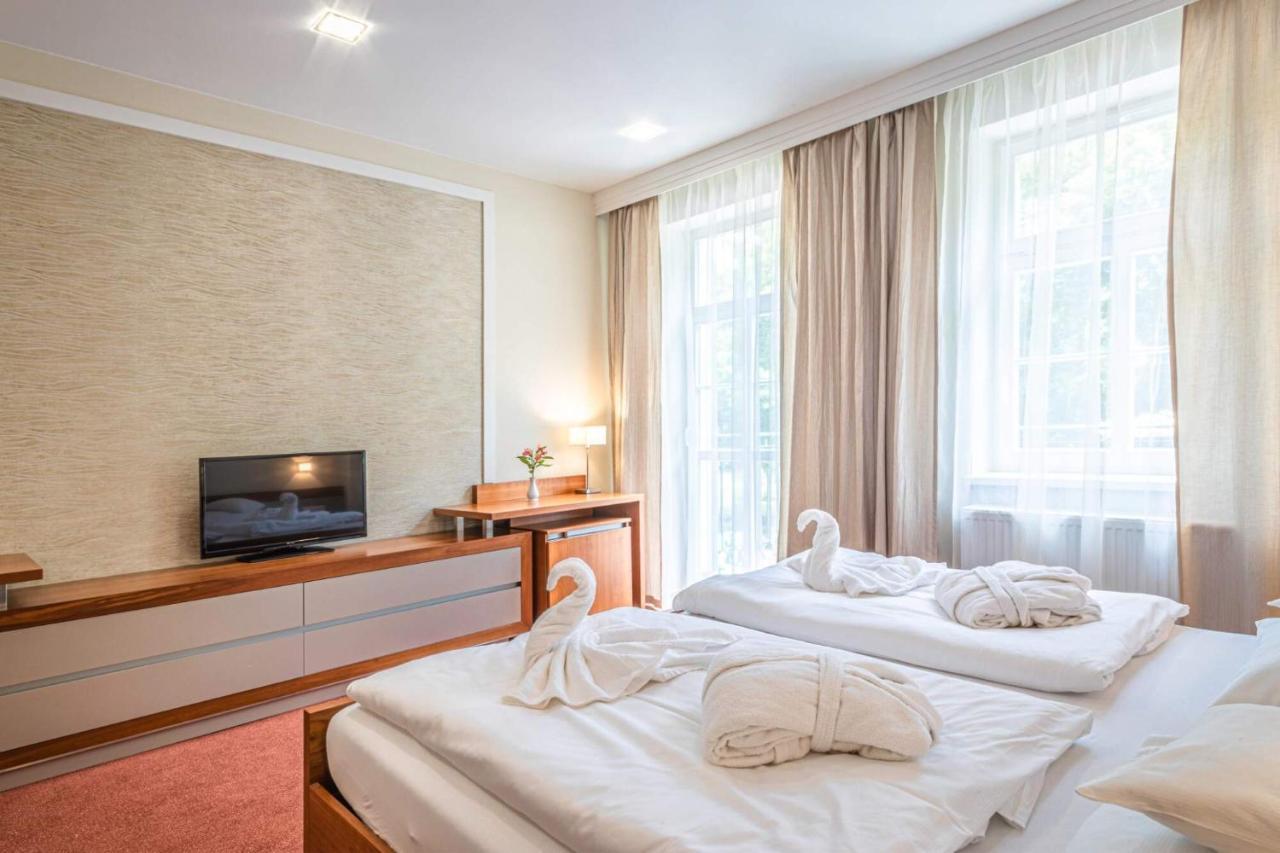 Hotel Reza Františkovy Lázně Exteriör bild