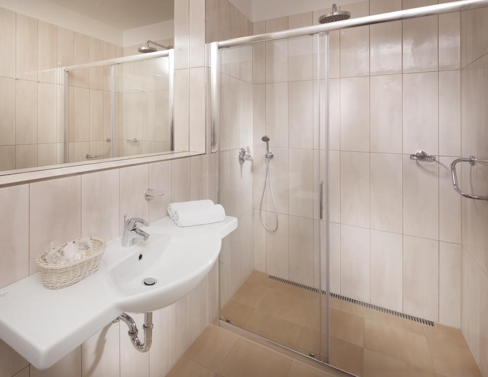 Hotel Reza Františkovy Lázně Exteriör bild