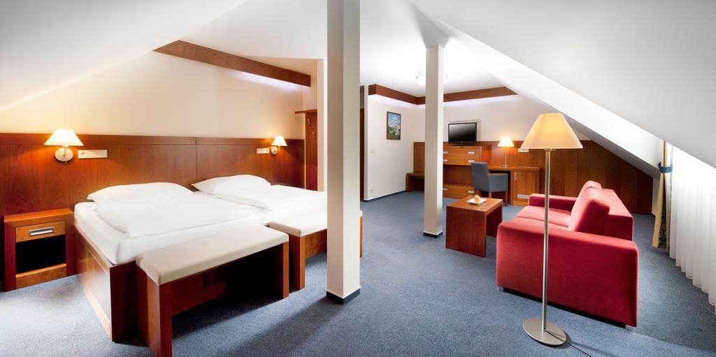 Hotel Reza Františkovy Lázně Exteriör bild