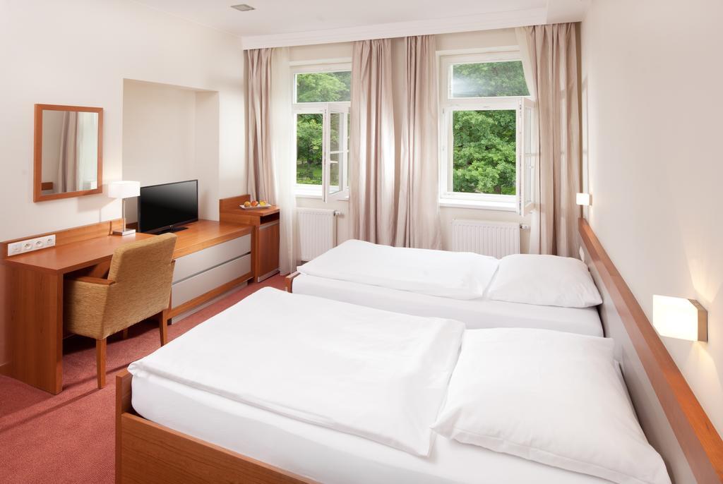 Hotel Reza Františkovy Lázně Exteriör bild