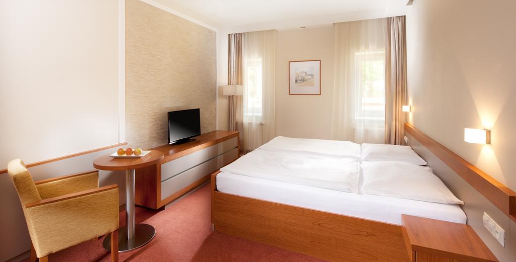 Hotel Reza Františkovy Lázně Exteriör bild