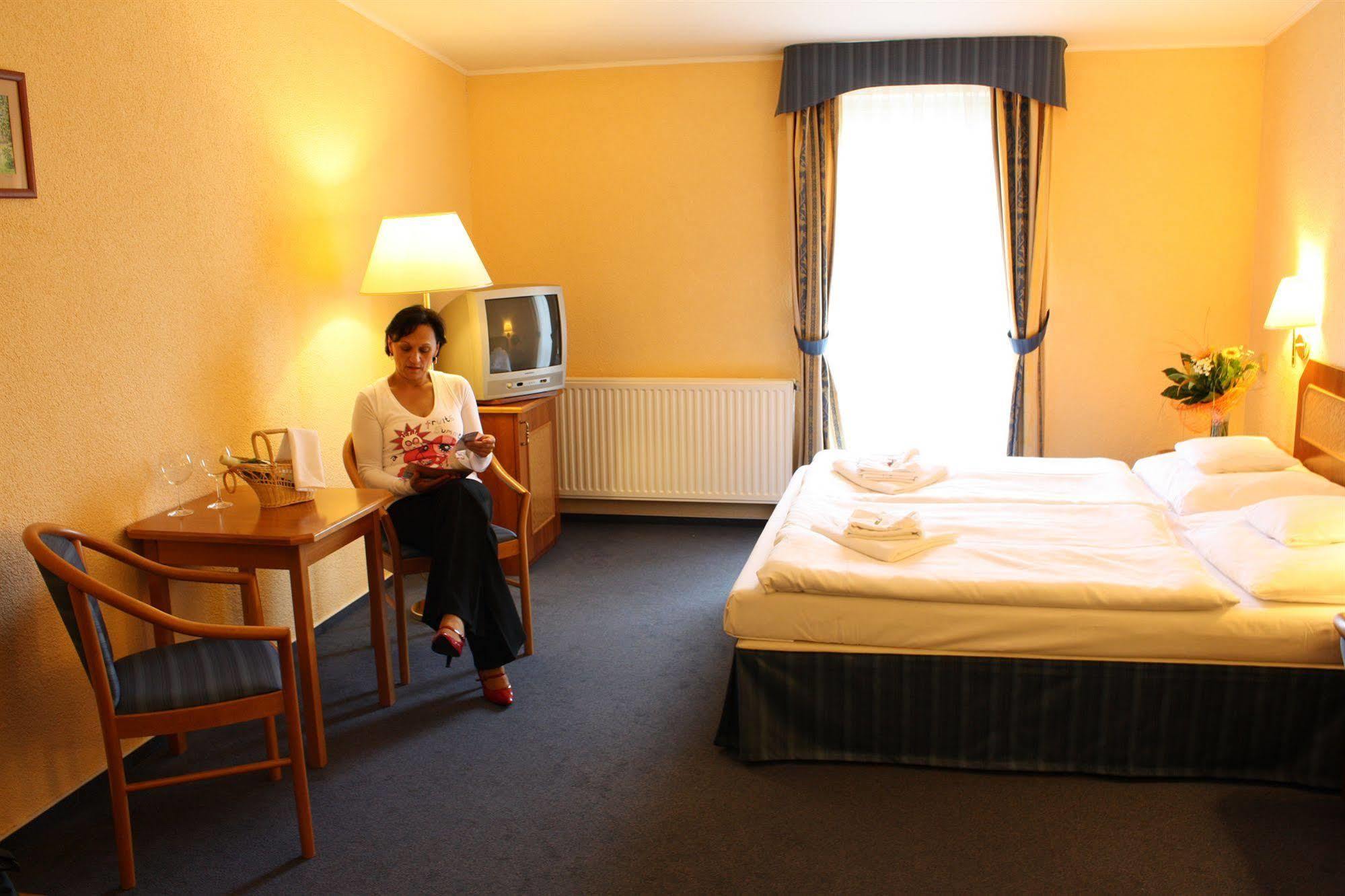 Hotel Reza Františkovy Lázně Exteriör bild